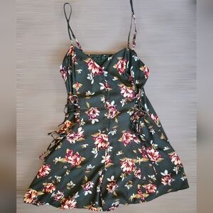 Xhilaration Olive Floral Sleeveless Mini Length Corset Style Romper Large